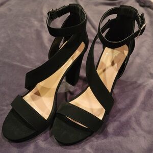 Delicious Heels Women's Size 9